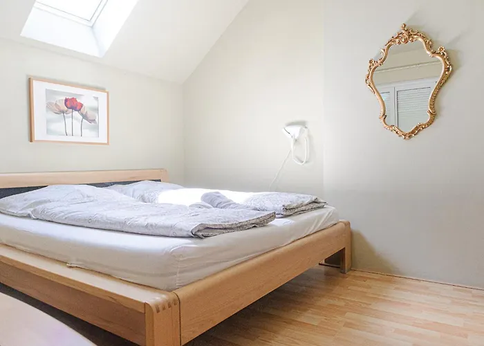 Elegant Garden With Free Wifi Sleeps 25 * Відень