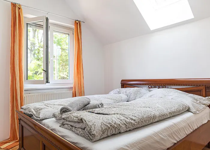 Elegant Garden With Free Wifi Sleeps 25 * Відень