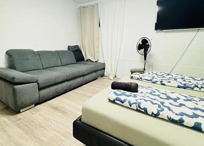 Elegant Garden With Free Wifi Sleeps 25 * Відень