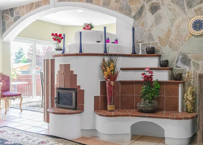 Elegant Garden With Free Wifi Sleeps 25