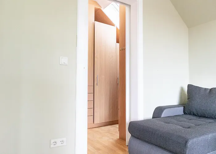Elegant Garden With Free Wifi Sleeps 25 Вілла Відень
